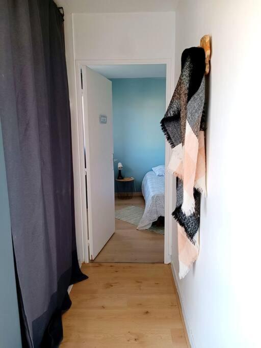 Le Cosy Plein Centre Avec Terrasse Daire Meximieux Dış mekan fotoğraf